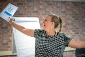 Deelnemers aan NLP Practitioner en Master Practitioner training tijdens praktijkoefening